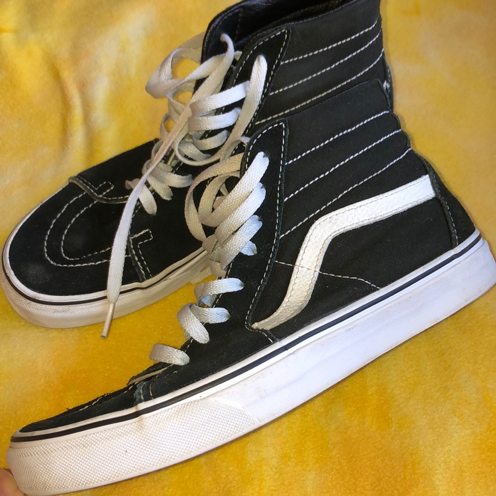 BLACK HIGH TOP VANS